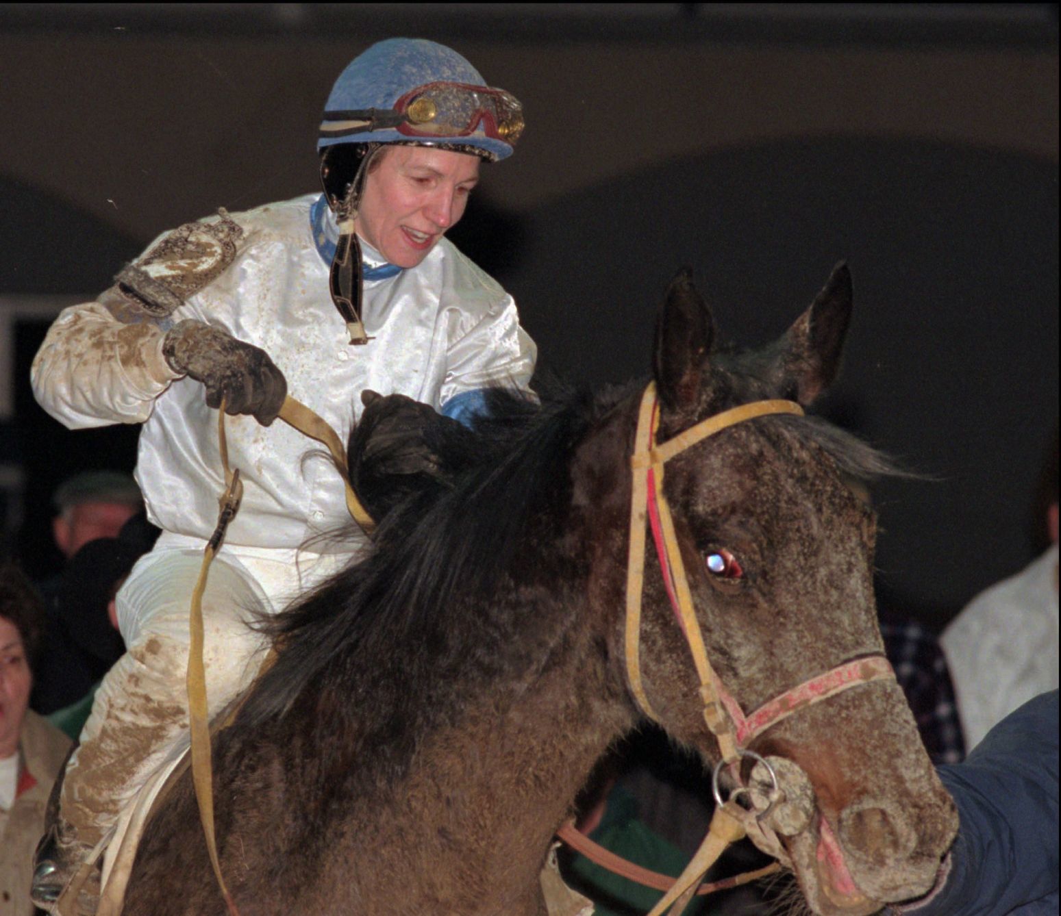 1985: Patricia Cooksey becomes first female jockey at Preakness